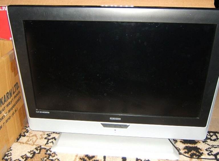 Bush ID 32 Inch Flatscreen TV with Freeview and HDMI Socket (digital/non-smart)