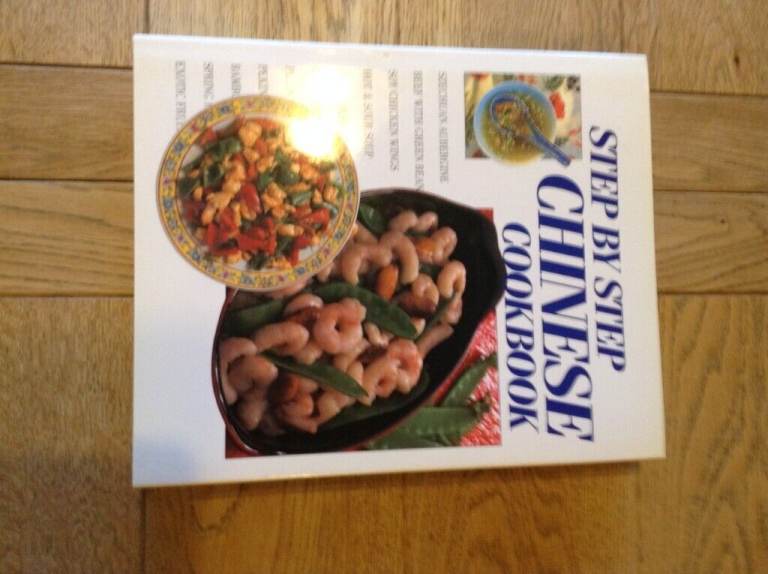 Cookbook Step by Step Chinese hardback cookbook unused. 