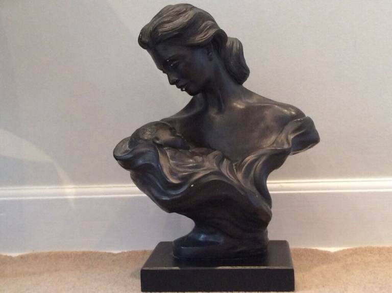 Sculpture - Sweet Lullaby by Austin Productions