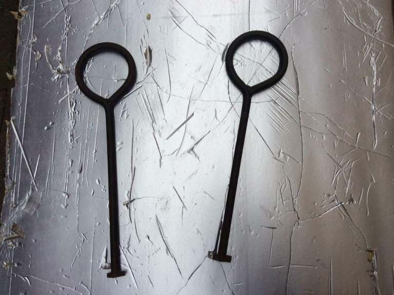 image for Main hole cover keys 