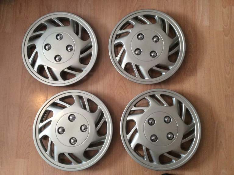 SILVER 13 INCH WHEEL TRIMS (M)