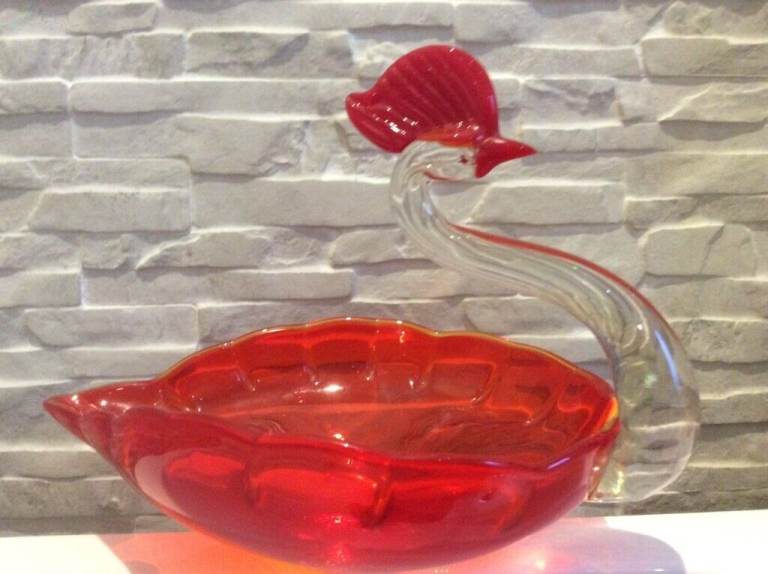 Mid century, 1960‘s hand crafted, blood-orange colour Venetian/Murano art glass rooster dish