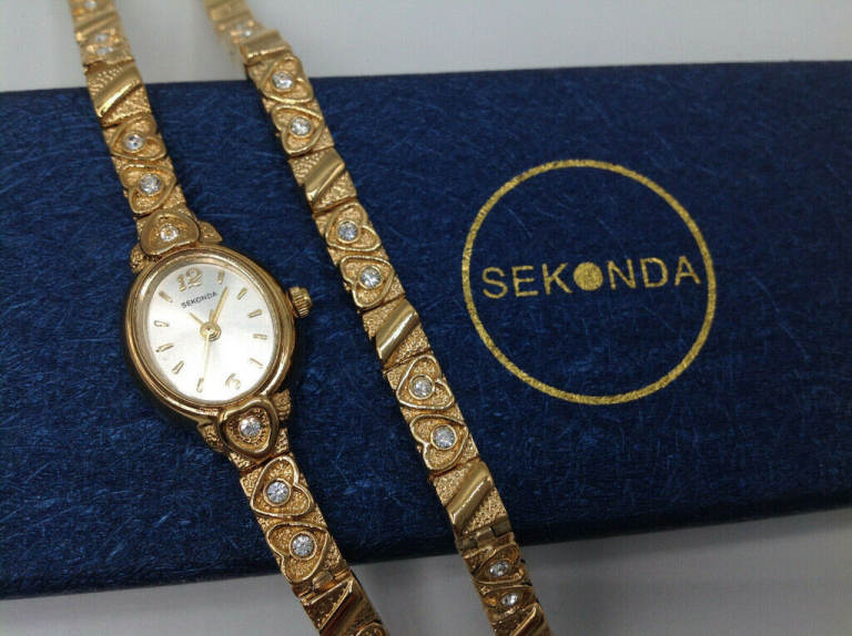 AE Ladies Sekonda Dress Watch with Matching Bracelet.