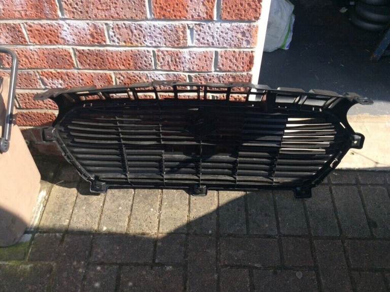 Suzuki swift front grille 2017 on