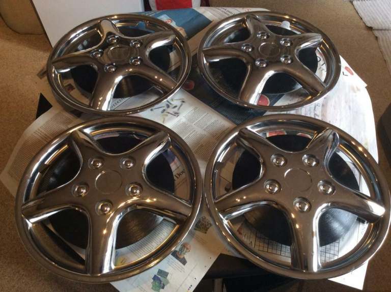 CHROME 14ICH WHEEL TRIMS (M)