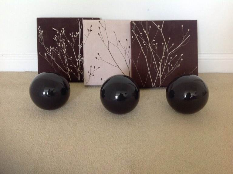 Wall art x 3. Tree Design. 2 Brown & 1 Beige. Also 3 brown Ceramic decorative balls.