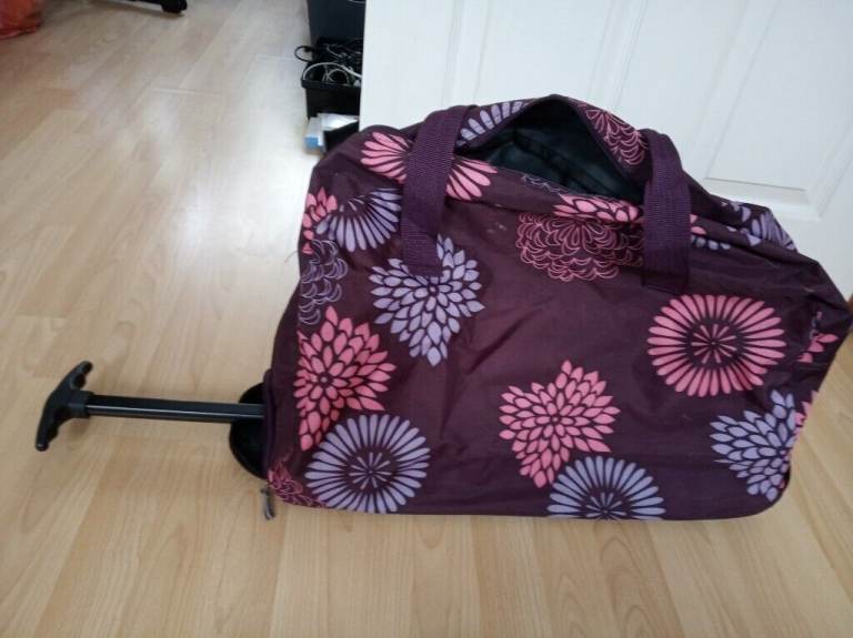 FRENZY Purple Patterned Holdall on 2 Wheels with Telescopic Handle