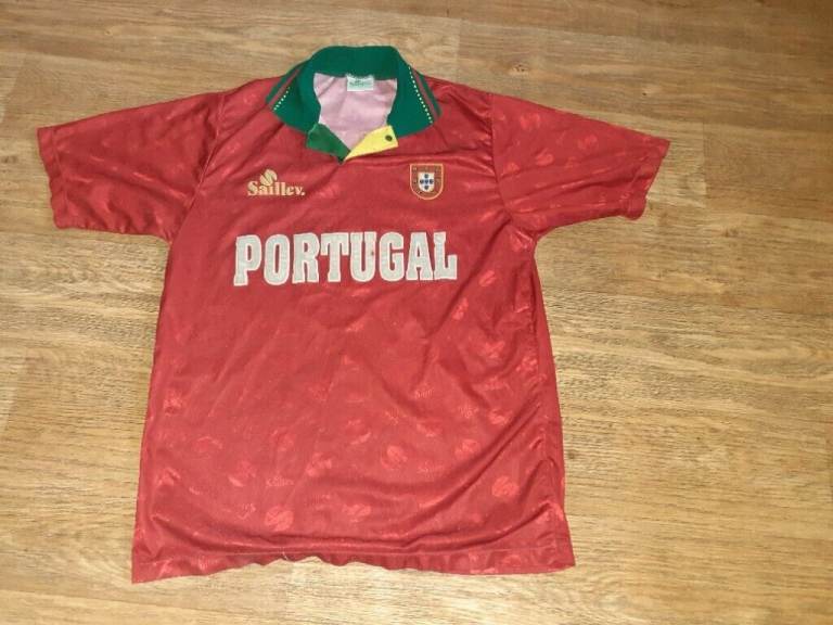 Portugal football shirt saillev 90s ?