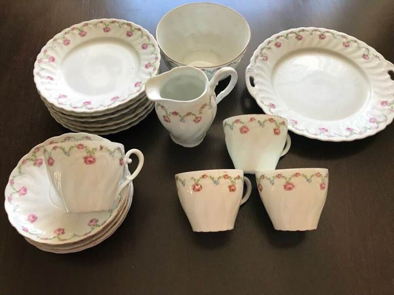 Vintage Rosebud tea-set