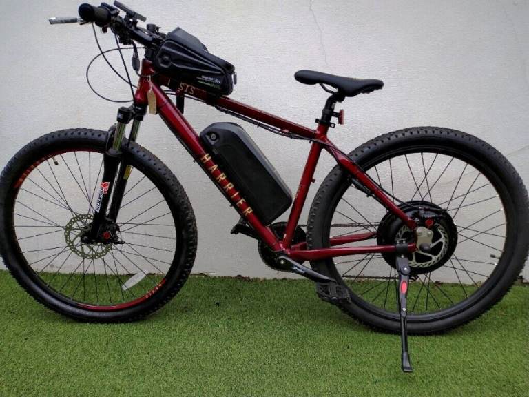 Fast electric bike built in our Wimborne workshop with the ladies in m