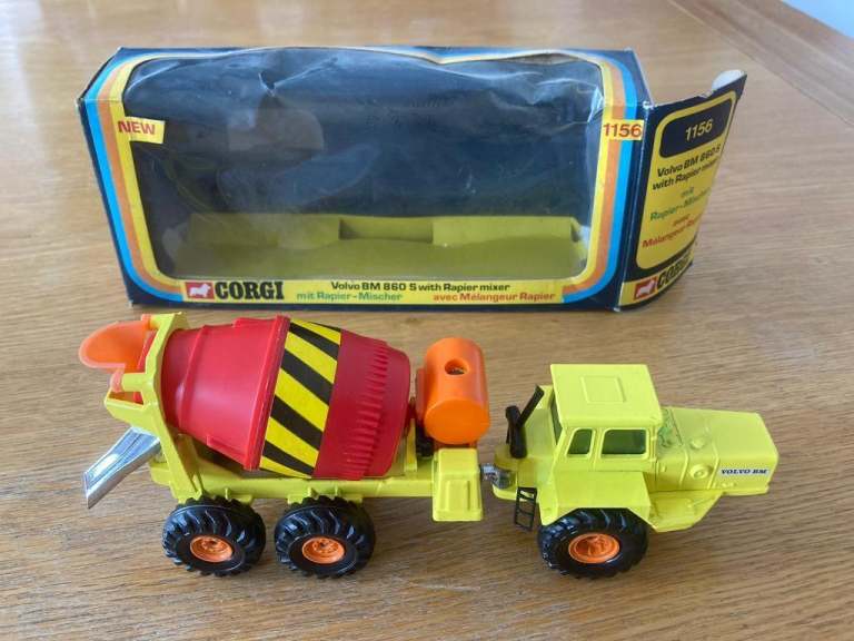 Corgi Volvo BM860S with Rapier Mixer 