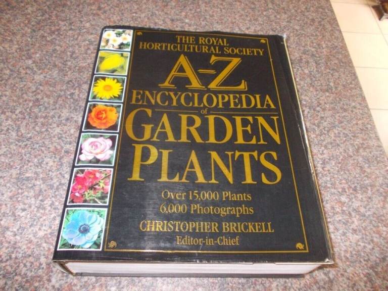 A-Z Encyclopedia of garden plants very good condition