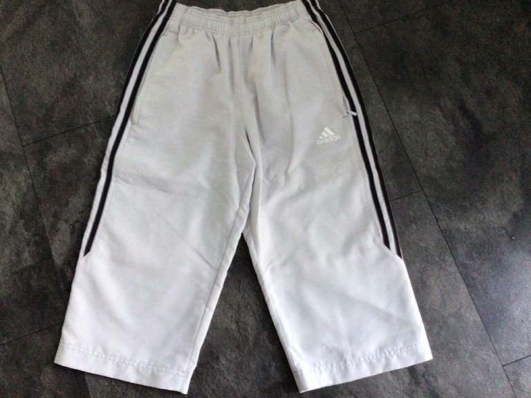 Boys Adidas 3/4 trousers. 