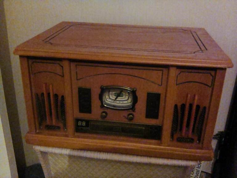 SEAL multiple player, radio,cd player,