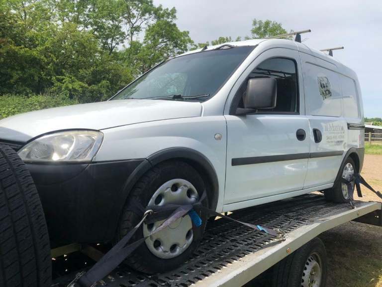 Breaking for parts VAUXHALL COMBO 2010 1.7 diesel manual white