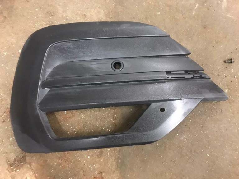 VW TRANSPORTER T6.1 LIFT FRONT BUMPER RIGHT FOG LIGHT TRIM / COVER (2019-2021)