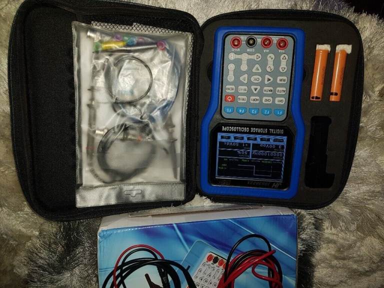 NEW in box 3 in one JDS3022A Handheld Digital Oscilloscope 2CH 50MHz 500MSa/S Signal Generator / AVO