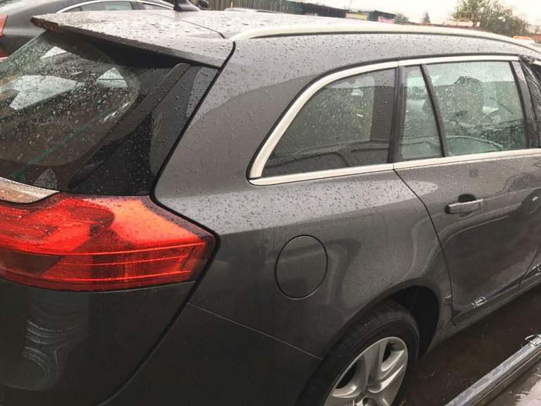 Vauxhall Insignia Estate. Tailgate Inc Window. Glass.  Breaking spares 