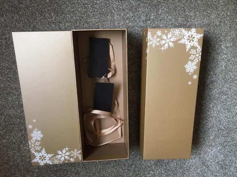 Gold Cardboard Gift Boxes. 
