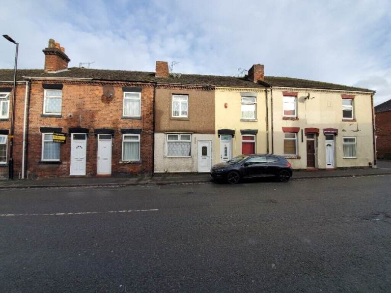 **LET BY** 2 BEDROOM TERRACED HOUSE** NORTH ROAD** ST6 2DN** DSS ACCEPTED** NO DEPOSIT**