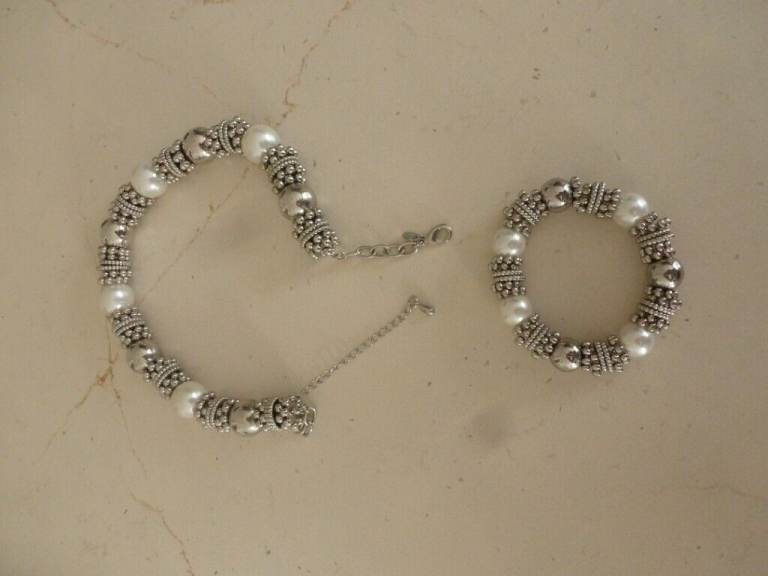 Costume Jewellery - Silver Necklace and bracelet