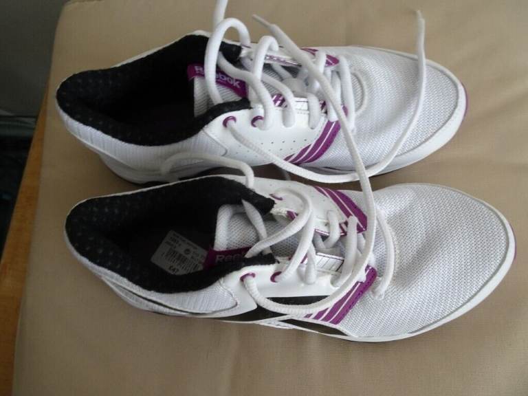 image for TRAINERS SIZE 5 REEBOX FUELFOAM .WHITE AND PLUM COLOUR STRIPE NEW