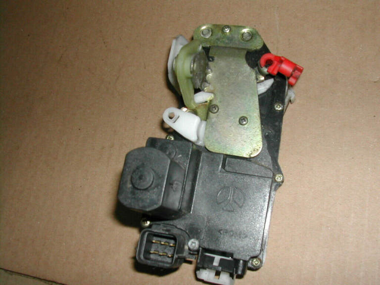 NEW ROVER 200 PASSINGER SIDE DOOR LOCK 1992 - 1999