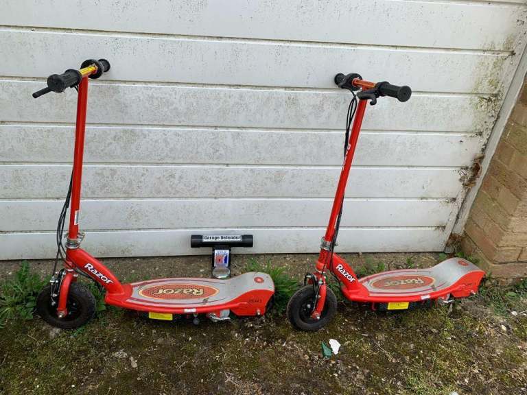 Razor E100 motorised scooter 