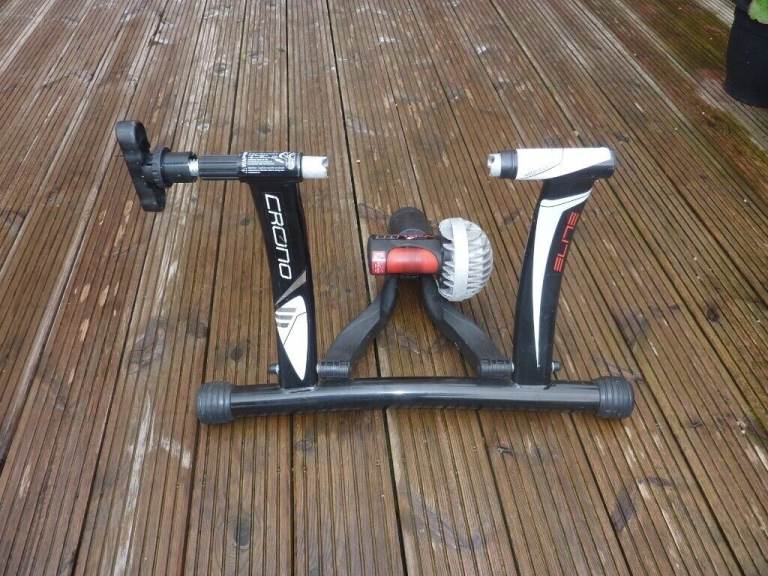Crono Elite Fluid Turbo Trainer.