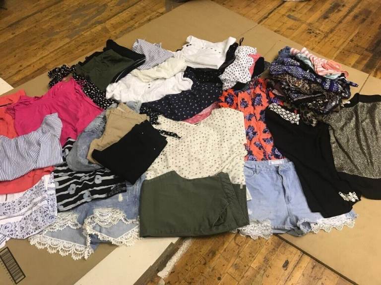 Used / Second Hand Clothes Wholesaler Ladies, Mens, Kids From £1 KG. Delivery Available