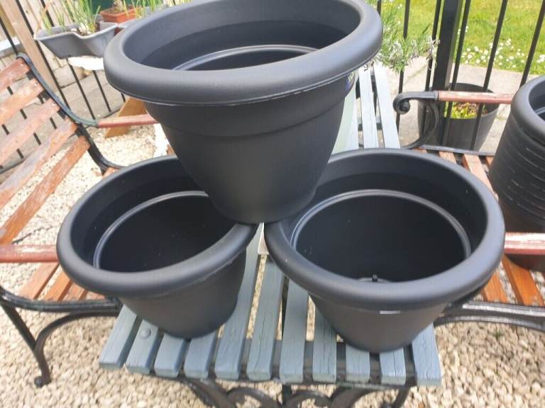 Pot planters brand new, bargain 