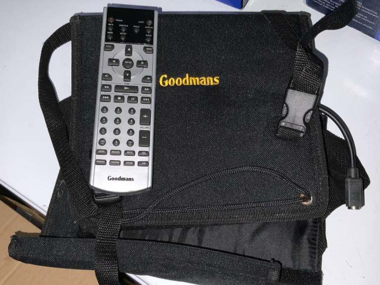 CAR DVD PLAYER, TV SCREEN, REMOTE.