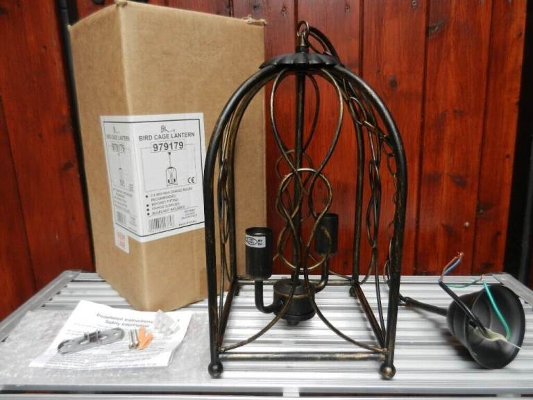 LIGHT FITTING FOR CEILING