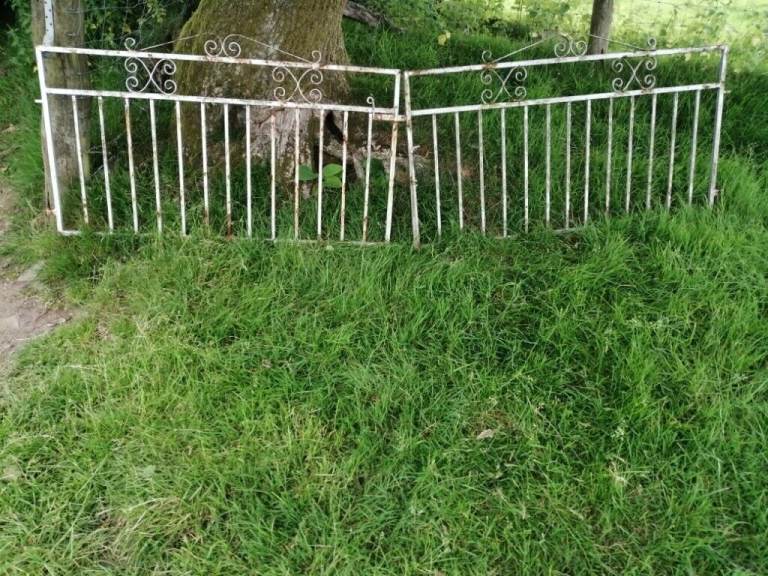 9ft DRIVEWAY GATES