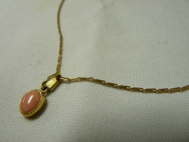 AE-Vintage 18inch Yellow Gold 375 9ct Pretty Necklace Chain and Pendant 