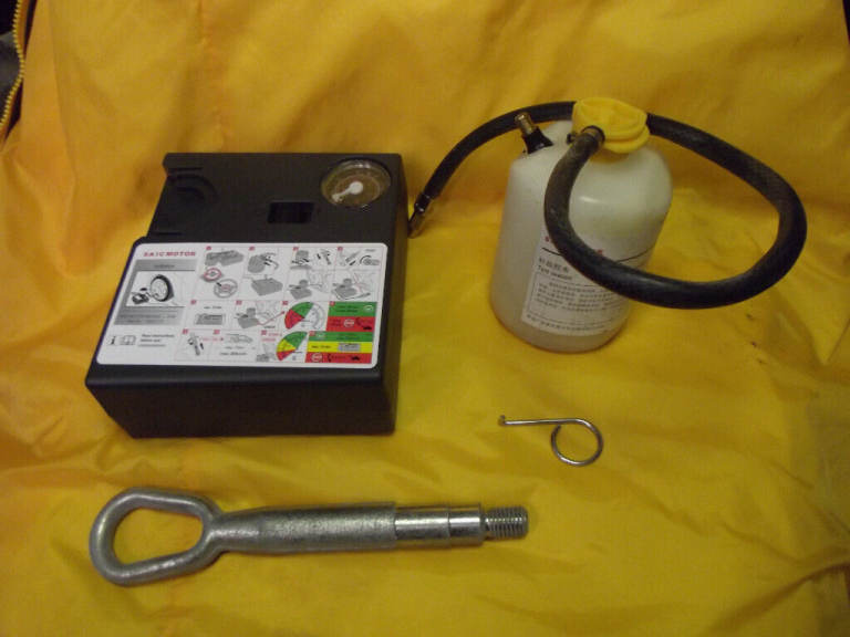 MG3 HALF PRICE ORIGINAL TOOL KIT ELECTRIC PUMP - SEALANT - TOWING EYE MG VW FORD BMW VAUXHALL 