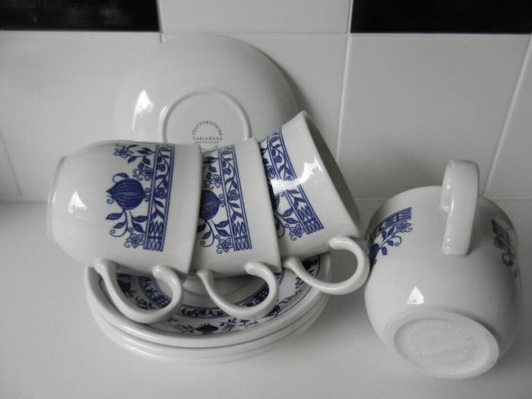 Set of 4 Cups and Saucers