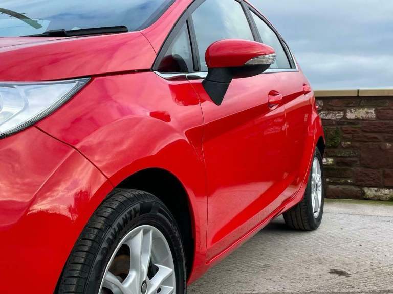Ford Fiesta 1.25 ( 82ps ) Zetec