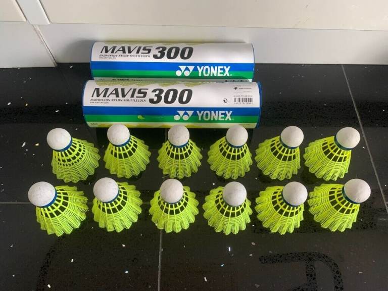 Yonex Mavis 300 Nylon badminton shuttlecocks x 12
