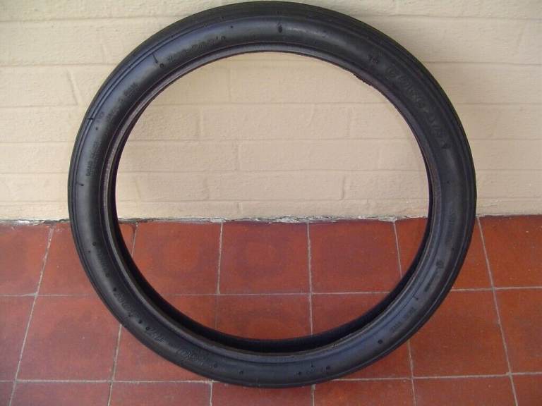 Tyres for Honda C70 / C90 or Yamaha Townmate