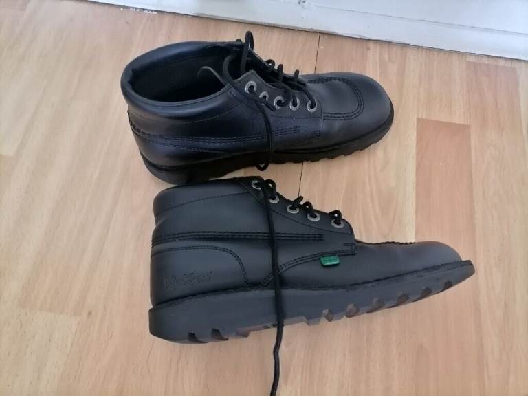 Vintage KICKERS 'Green Flag' Classic Leather Boots. Ridged Sole. Nr Mint Cond. Size : EU 42 / 42.5