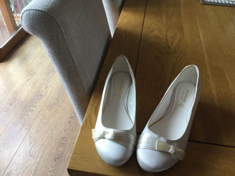 image for SHOES SUITABLE FOR WEDDING.