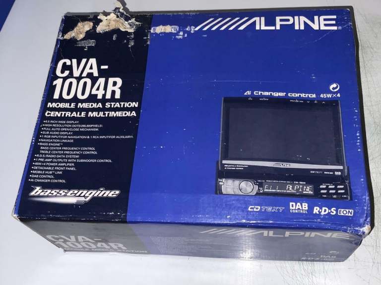 COMPLETE SET ALPINE CAR SAT NAV, 6 CD CHANGER, FOLDING HEAD UNIT SCREEN, ETC
