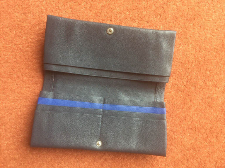 CLARKS DARK NAVY LEATHER TRAVEL DOCUMENT / PASSPORT WALLET / ORGANISER