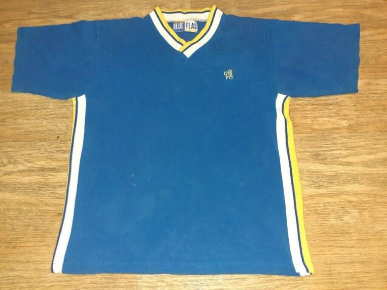 vintage Chelsea blue flag t shirt 90s football 