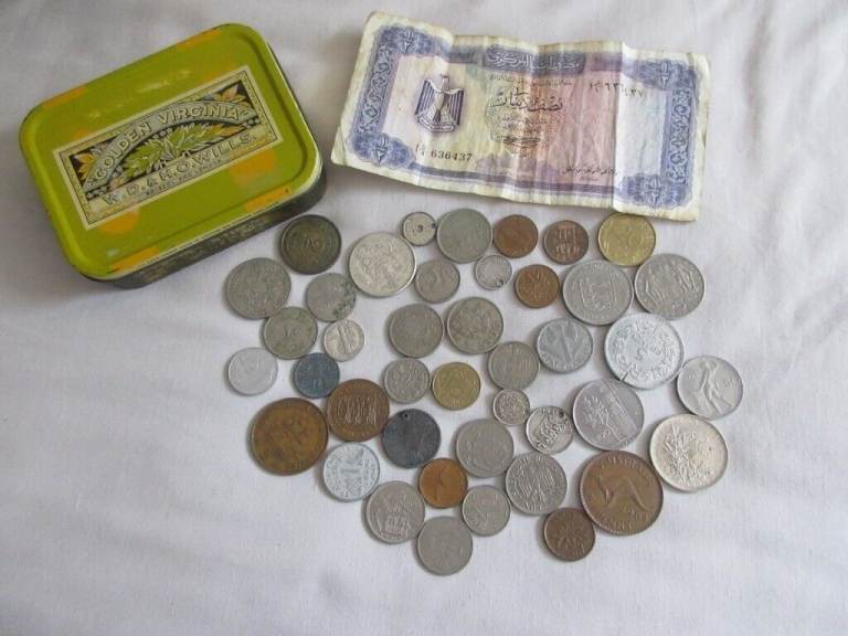 Job Lot Of Foreign Coins & A Libyan Bank Note In Vintage Tin
