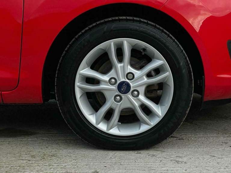 Ford Fiesta 1.25 ( 82ps ) Zetec