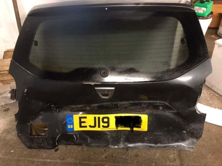 DACIA DUSTER TAILGATE BOOT LID GLASS ONLY (2019-2021)