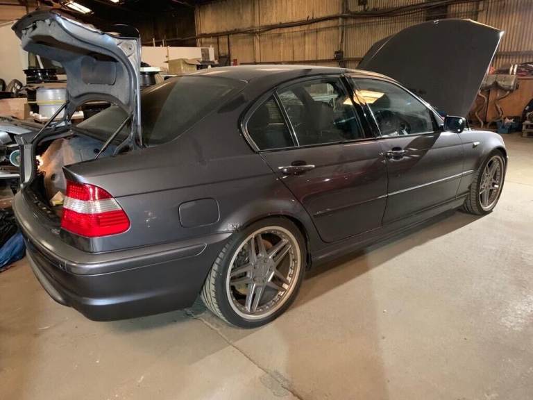 image for  BMW E46 SALOON 4 DOOR LCI M-S0RT BREAKING