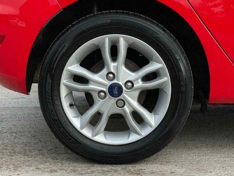 Ford Fiesta 1.25 ( 82ps ) Zetec